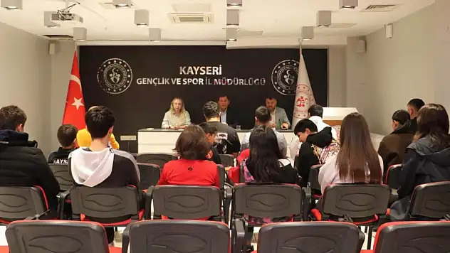 Kayseri'de kayak ve snowboard sporcuları yeni sezon hazırlanıyor! İl Müdüründen sporculara ziyaret…