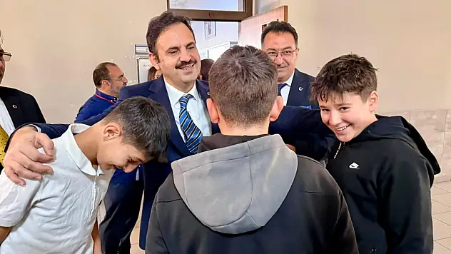 Kayseri'de Kaymakam Ermiş farkı: İlçede ziyaret edilmedik okul bırakmıyor!