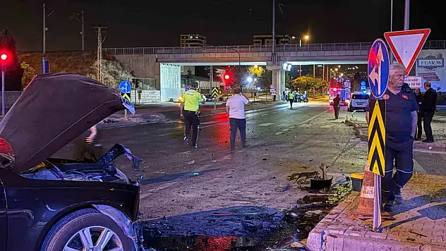 Kayseri'de kazaya karışan otomobil metrelerce sürüklendi!