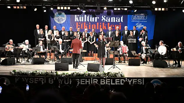 Kayseri'de Kent Korosu Konseri Büyüledi