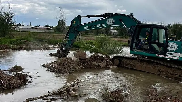 Kayseri'de kesdoğan çayı taştı!