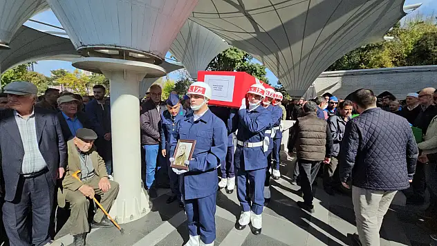 Kayseri'de Kıbrıs gazisine son görev! Askeri törenle uğurlandı