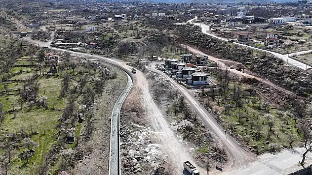 Kayseri'de Komando Caddesi'nden Hisarcık, Kıranardı, Özhaseki Bulvarı'na uzanan yolda hummalı çalışma!
