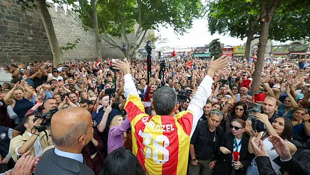 Kayseri'de konuşan Özel: ''Bundan sonra siyasi tartışmalarla oy devşirme oyunlarına asla gelmeyeceğiz''