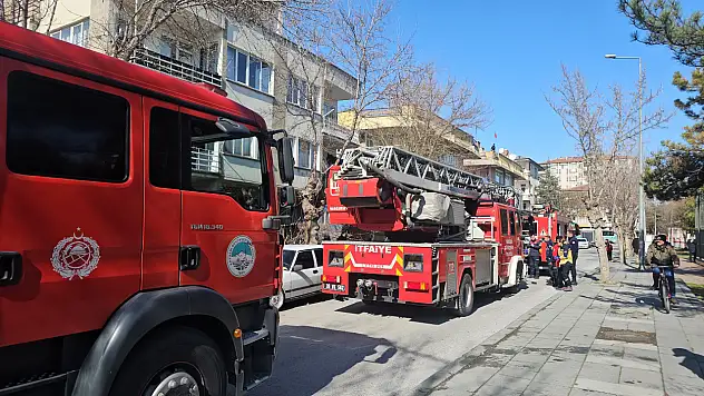 Kayseri'de korkutan apartman yangını!