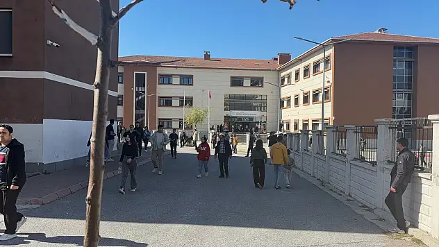 Kayseri'de KPSS Ortaöğretim sona erdi! 3 milyona yakın aday ter döktü