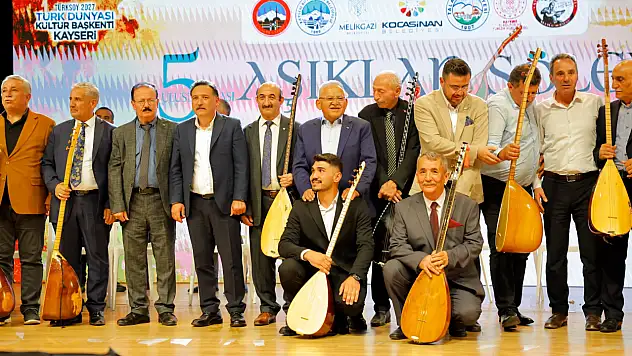 Kayseri'de kulakların pasını silen gece: Aşıklar Şöleni'ne yoğun ilgi...