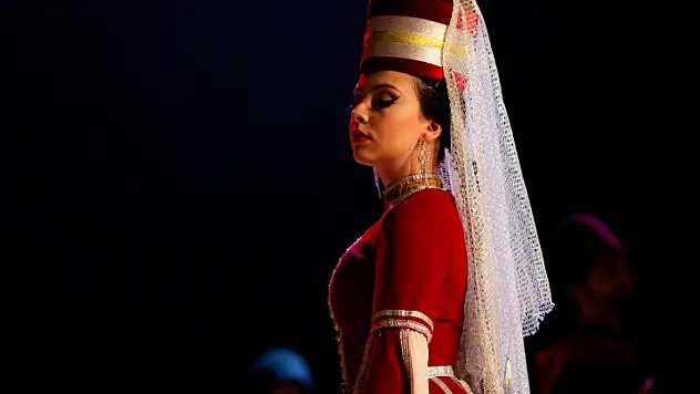 Kayseri'de kültür gecesi: Çerkes müziği ve dansları izleyiciyle buluşuyor