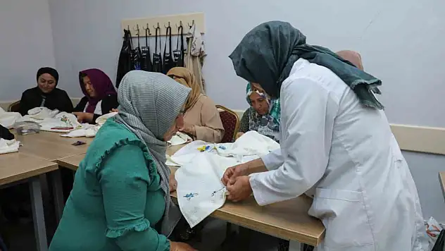Kayseri'de malzemeleri ADEM karşılayacak: Kadınların ''terapi'' kursu başlıyor!