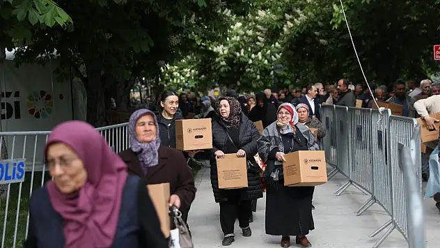 Kayseri'de manzara bu yılda değişmedi: Kuyrukların sonu gelmedi...
