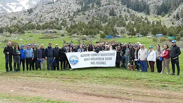 Kayseri'de meslektaşlar doğaya çıktı: Yürüyüşün adresi dikkat çekti