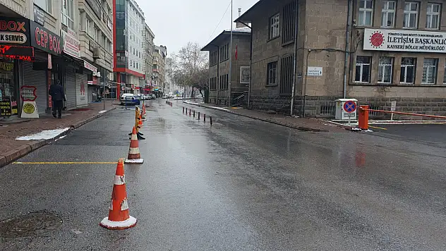 Kayseri'de meydan bomboş kaldı: Esnaf kepenk kapattı!