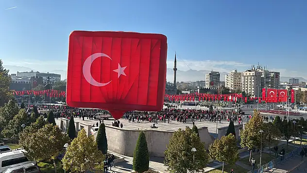 Kayseri'de Millet Bahçesi'nden başlayacak Cumhuriyet Meydanı'nda sona erecek!