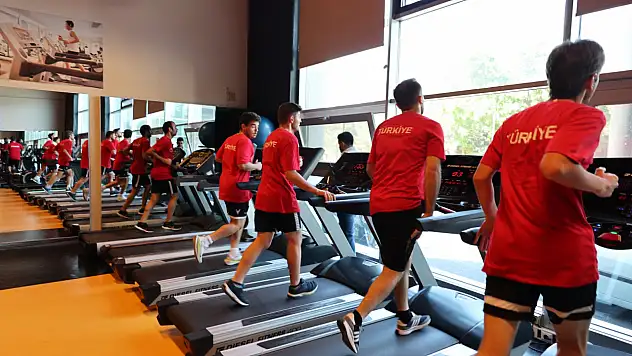 Kayseri'de milli gurur! Engelleri aşan Ay-Yıldızlı takım kampa girdi