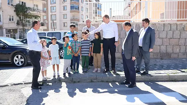 Kayseri'de minik öğrencilere yaya geçidi eğitimi verildi