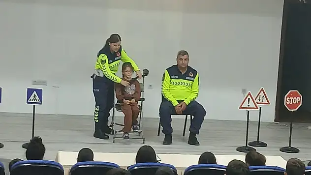 Kayseri'de minik öğrencilere trafik kuralları eğitimi!