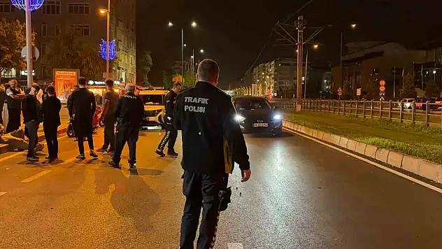 Sivas Caddesi'nde çok sayıda yaralı: Demir bariyerlerden yola atlayan çocuk kazayı beraberinde getirdi!