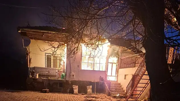Kayseri'de müstakil bir evde yangın çıktı!