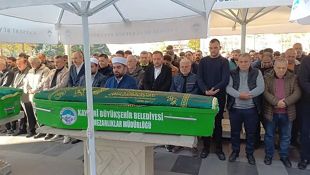 Kayseri'de oğlu tarafından öldürülen baba son yolculuğuna uğurlandı