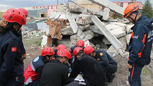 Kayseri'de öğrenciler Kıbrıs'ta yapılacak Uluslararası Arama Kurtarma Oyunları'na katılacak!