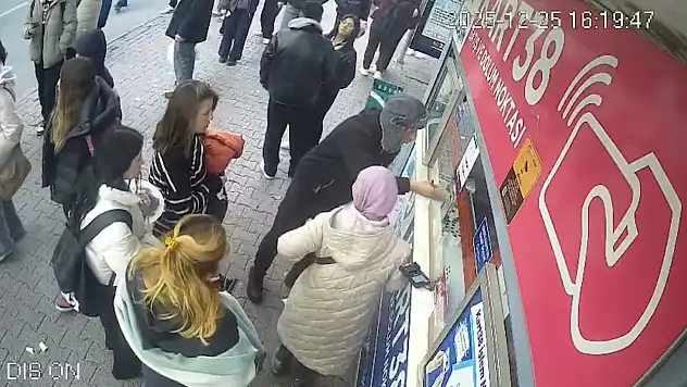 Kayseri'de örnek davranış: Düşürülen 250 Euro sahibine ulaştırıldı!