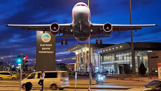 Kayseri'de 'Otobüs mü, uçak mı' tartışmaları başladı: Fiyatlar yarışıyor!