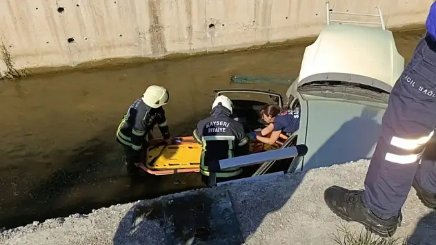 Kayseri'de otomobil sulama kanalına düştü