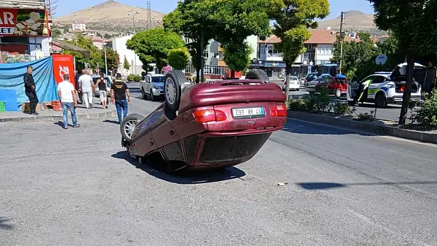 Kayseri'de otomobil takla attı - Yaralı var!