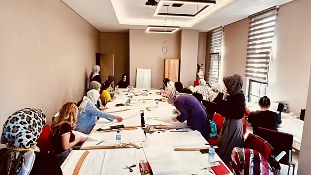Kayseri'de özel gün kıyafeti tasarlamak isteyenlere ikinci fırsat verildi