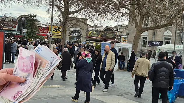 Kayseri'de paranın kendisi gündem oldu – Esnaf da şaştı kaldı!