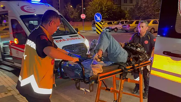 Kayseri'de parkta bıçaklı kavga - Yaralılar var!