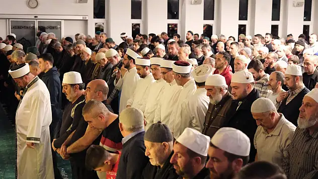 Kayseri'de Ramazan ayı boyunca farklı camilerde kılınacak – Vatandaşlardan yoğun ilgi!