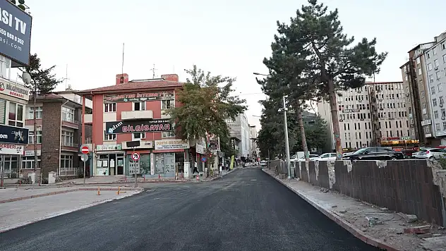 Kayseri'de rekor hızda yol yenileme çalışması...