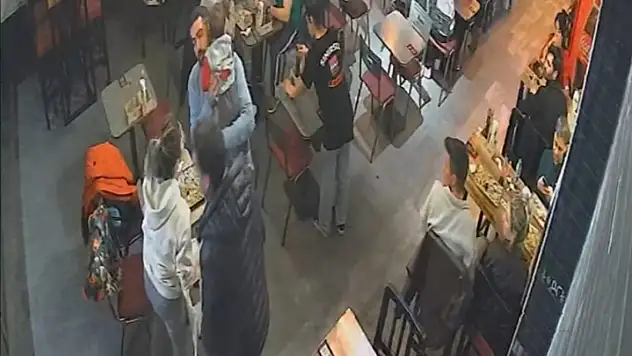 Kayseri'de restoranda panik dolu anlar: Nefessiz kalan bebeği işletme sahibi kurtardı