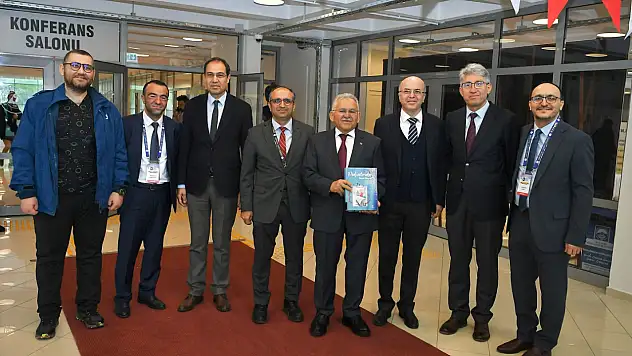 Kayseri'de sağlık zirvesi: Pediatri kongresinde dikkat çeken buluşma