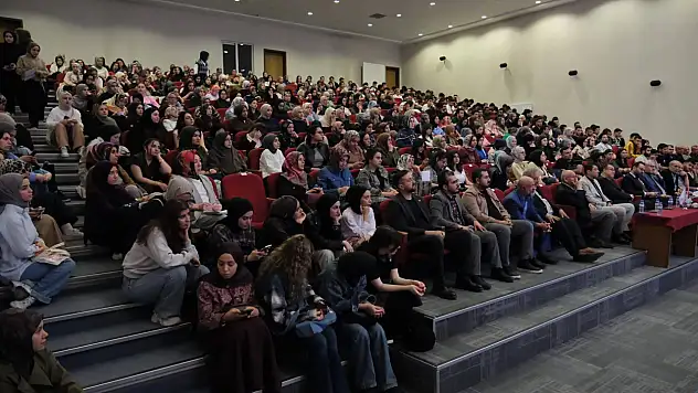 Kayseri'de salon doldu taştı - 'İnsanın Sırrı' konuşuldu!