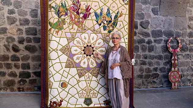 Kayseri'de sanatıyla organ bağışını anlatan Elisabeth Madzar