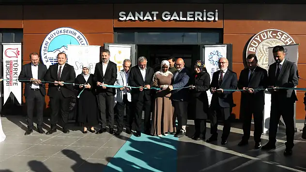 Kayseri'de sanatla kurulan dostluk köprüsü: ''Bi' Dünya Sanat'' sergisi büyüledi