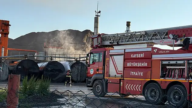 Kayseri'de şantiyede yangın: Bitüm tankı alev aldı