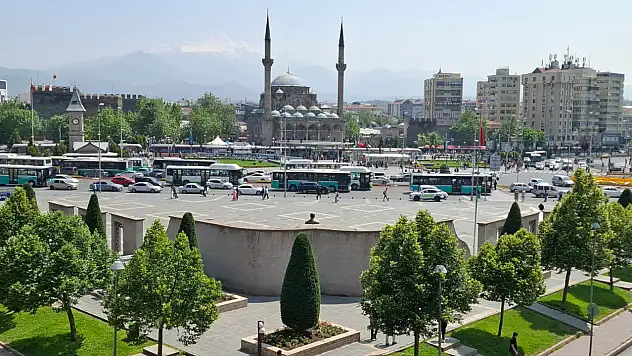 Kayseri'de sefer krizi! Vatandaş tepkili: ''Mağduruz!''