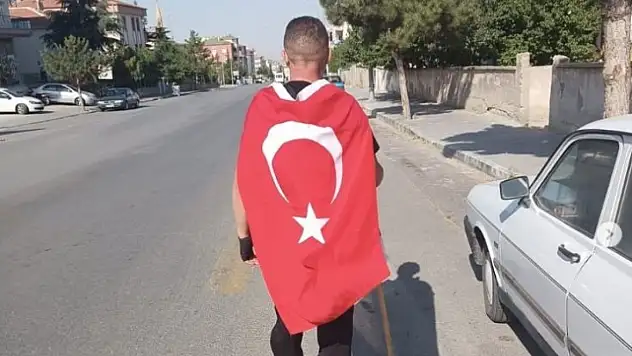 Kayseri'de şehitler için kilometrelerce yol yürüdü!