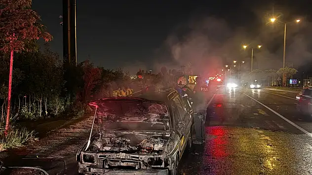 Kayseri'de seyir halindeki araç alev aldı: İşte o anlar!