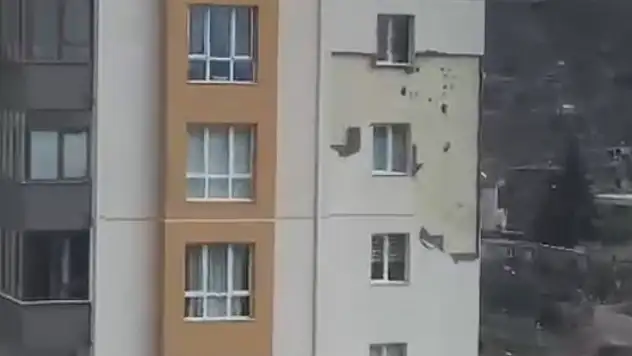 Kayseri'de şiddetli rüzgar çok sayıda binaya hasar verdi!