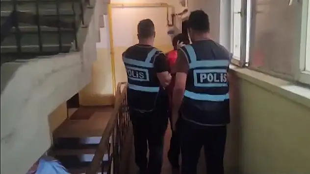 Kayseri'de silahla yağma suçundan aranıyordu! Polis saklandığı yerde yakaladı