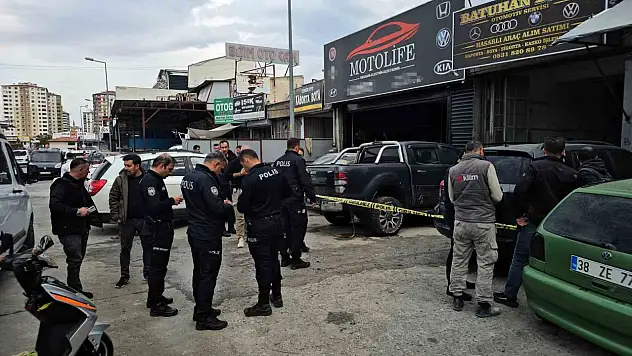 Kayseri'de oto tamirhanesinde silahlı kavga! Çok sayıda yaralı