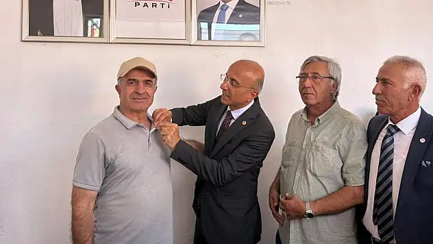 Kayseri'de siyasi dengeleri değiştirecek hamle! AK Parti ve CHP'den 5 isim YENİ Parti'ye geçti
