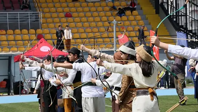 Kayseri'de sporcular madalya için yarıştı