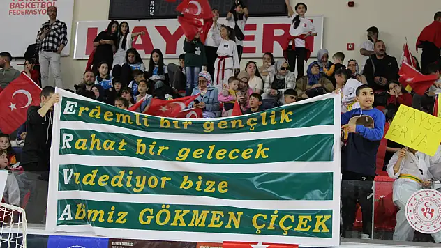 Kayseri'de sporun adresi ERVA: Taekwondo'da 300 sporcu madalya için ter döktü!