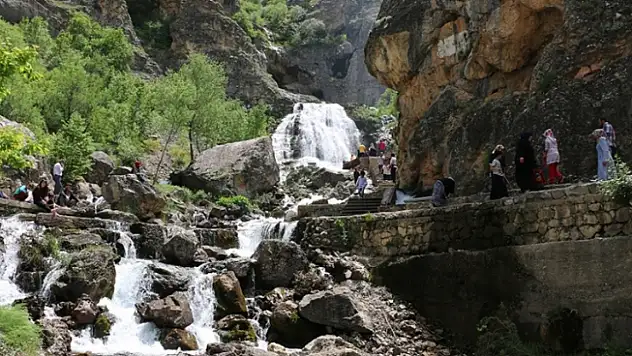 Kayseri'de su seviyesi yükseldi: O noktadaki görüntü dikkat çekti!