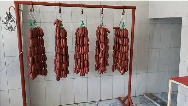 Kayseri'de sucuk tezgahı yenilendi